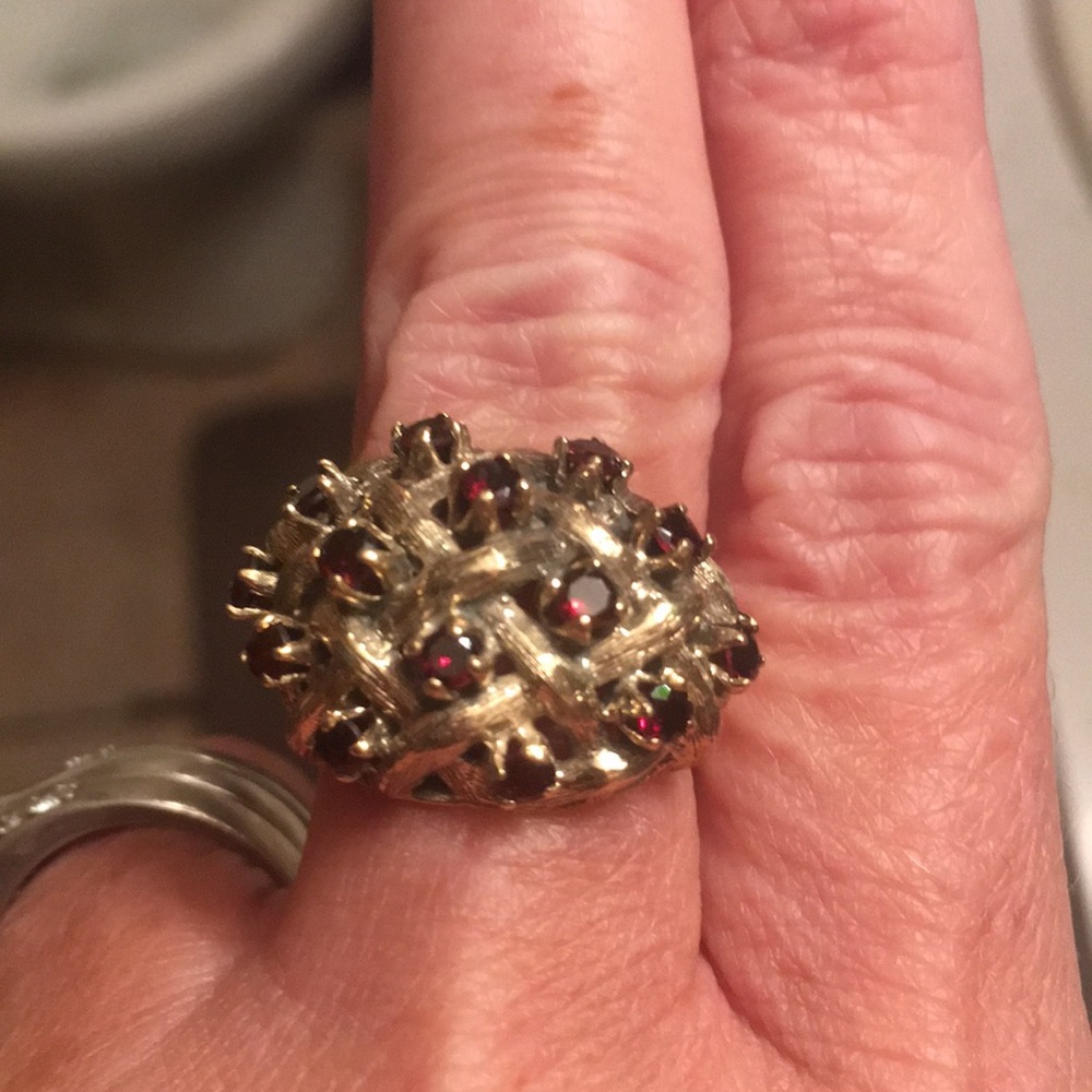 10k yellow gold with garnets